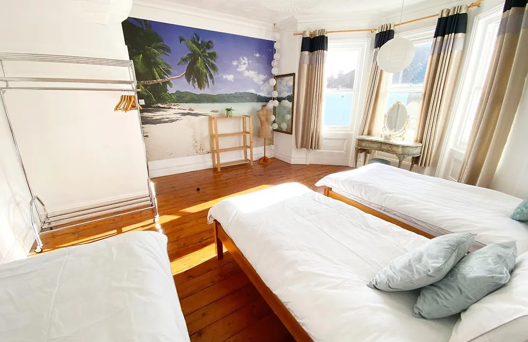 Large House Near The Beach - Lots Of Parking And Wifi-1